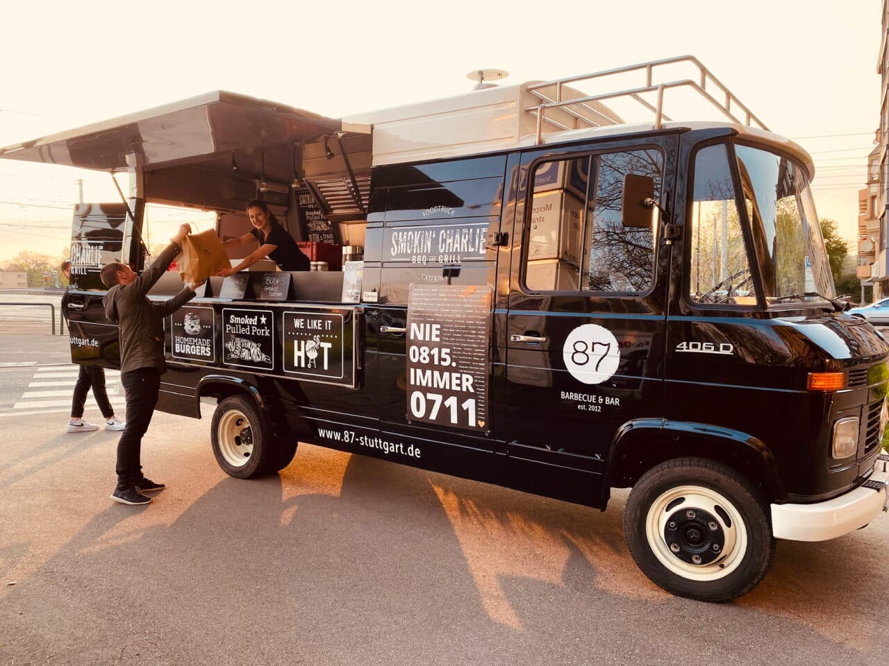 SMOKIN' CHARLIE BBQ Foodtruck & Grillcatering aus Stuttgart mieten für